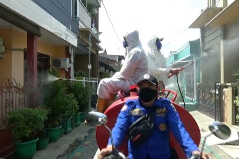 Kasus meningkat, BPBD Kota Tangerang gencarkan penyemprotan disinfektan