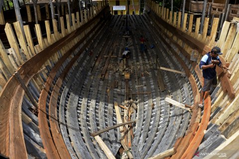 Upah pekerja pembuat kapal pinisi di Bulukumba