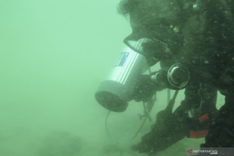 Pencarian korban dan puing pesawat Sriwijaya Air oleh pasukan Yontaifib