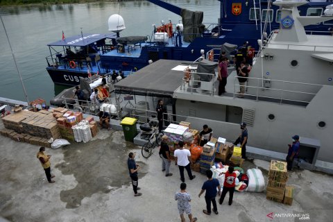 Bantuan untuk korban gempa bumi