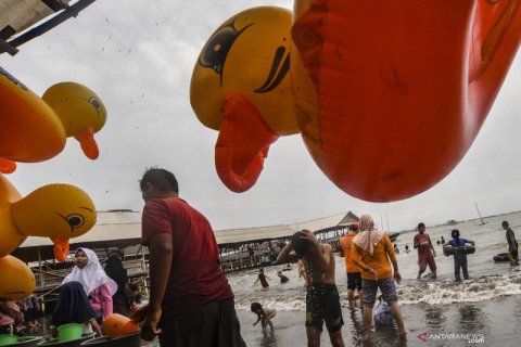 WIsata Pantai Tanjung Kait tetap dibuka untuk pengunjung
