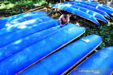 Produksi Perahu Dari Drum Bekas