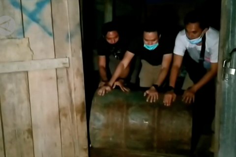 Polisi Jambi gerebek 4 gudang pengolahan minyak ilegal