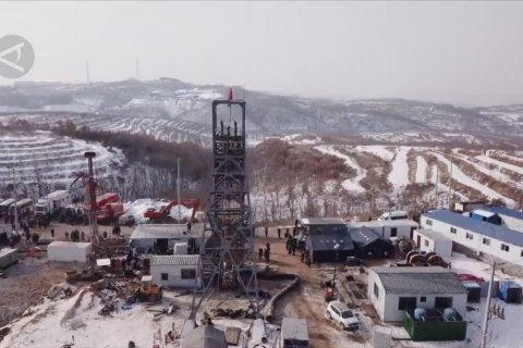 Tim penyelamat evakuasi 10 jasad korban ledakan tambang emas di China timur