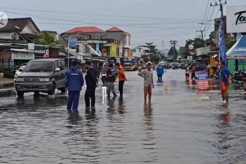 Hujan 1 jam rendam ratusan rumah di Pangkalpinang