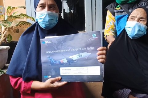 Jasa Raharja dan Gubernur Babel serahkan santunan korban Sriwijaya Air Rosi Wahyuni