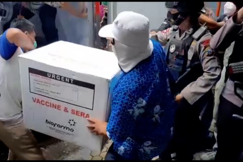 Jatim awali vaksinasi COVID-19 di Surabaya Raya&nbsp;