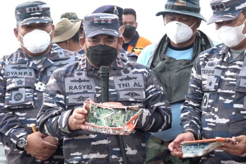 Operasi pencarian CVR Sriwijaya Air terkendala visibilitas