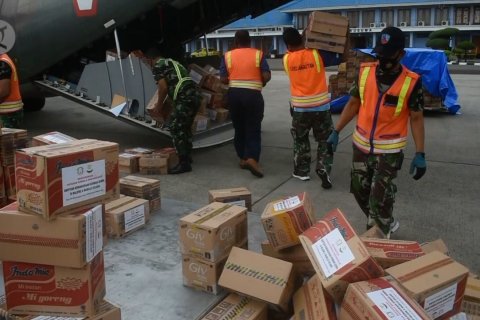 TNI AU angkut 14 ton bantuan untuk korban gempa Sulbar