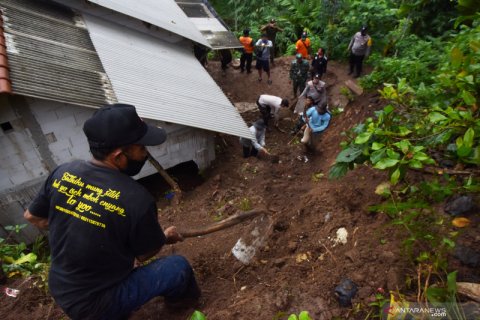 Bencana tanah longsor di Madiun