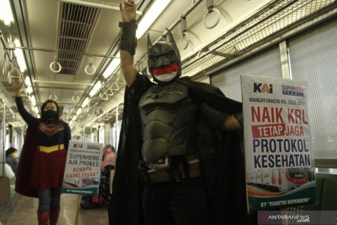 Kampanye prokes di KRL