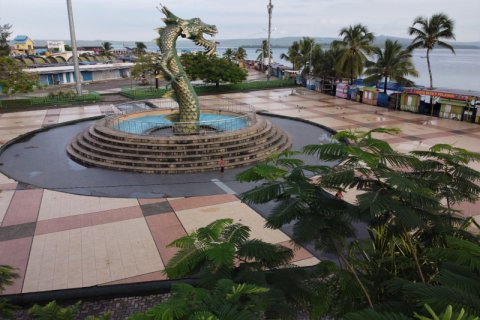 PATUNG NAGA KERAJAAN KESULTANAN BUTON