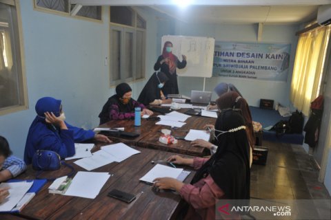 Pelatihan keterampilan di Rumah Kreatif BUMN Sumsel