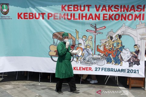 Vaksinasi pedagang pasar di Solo untuk kebut pemulihan ekonomi