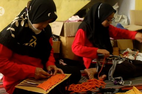 Bank Klambi Jember ubah baju bekas jadi kerajinan bernilai ekonomis