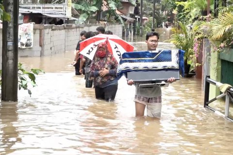 Hujan deras sebabkan Cipinang Melayu terendam banjir hingga 2 meter