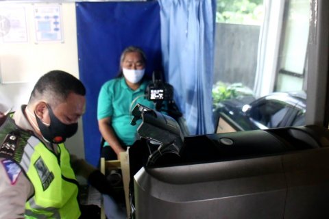 Layanan SIM keliling kampung cegah kerumunan di masa pandemi