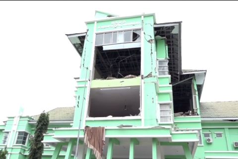 Konstruksi bangunan pasca gempa Sulbar perlu diperhitungkan detail sesuai SNI