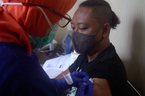 Puluhan wartawan di Solo jadi penerima vaksinasi COVID-19 gelombang dua