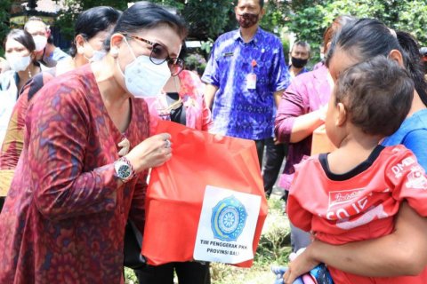 PKK Bali bantu balita dan ibu hamil di Buleleng