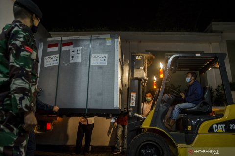 Vaksin COVID-19 AstraZeneca tiba di Bio Farma