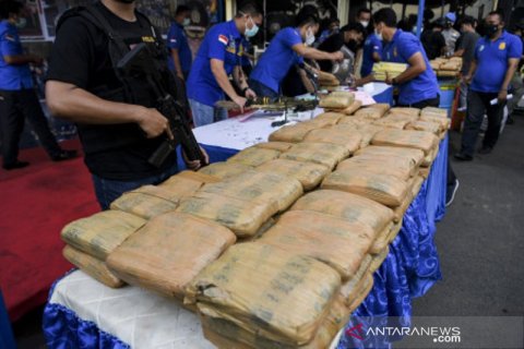Polres Jakarta Barat Ungkap 144,5 Ton Ganja