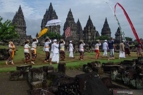 Upacara Tawur Agung Kasanga di Prambanan