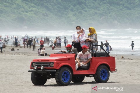 Liburan Nyepi di pantai Parangtritis