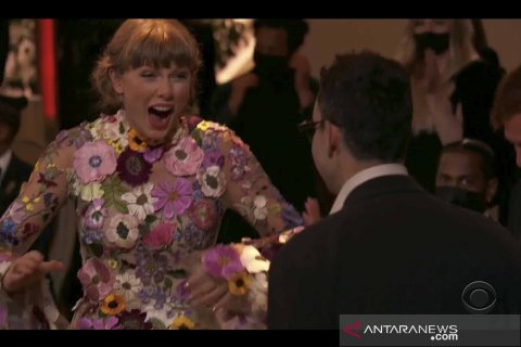 Album Folklore oleh penyanyi Taylor Swift sabet Grammy Awards kategori "Album of The Year"