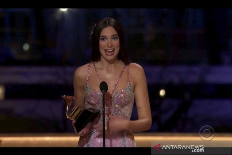 Penyanyi Dua Lipa sabet Grammy Awards kategori "Best Pop Vocal Album"