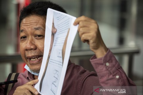 KPK periksa Effendi Gazali terkait kasus bantuan sosial