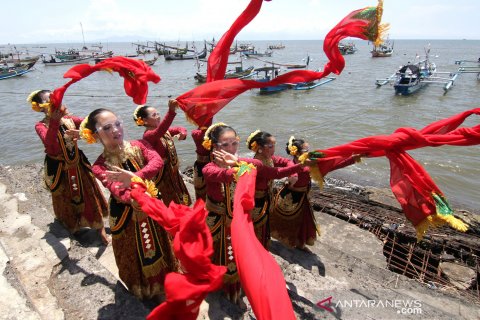 Tari kreasi Larung Sesaji