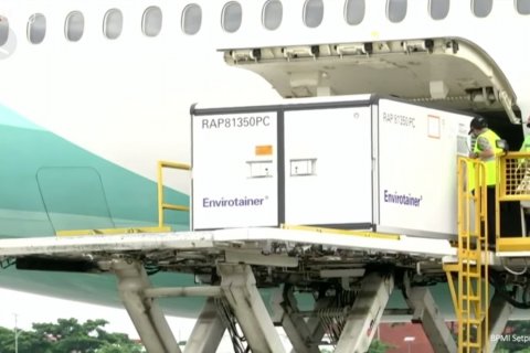 16 Juta bahan baku vaksin Sinovac tahap 7 tiba di tanah air