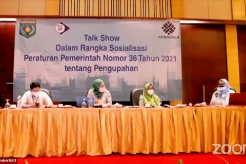 Kemnaker tegaskan cuti tetap dibayar dalam aturan UU Cipta Kerja