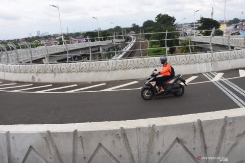 Jembatan Tapal Kuda Lenteng Agung diuji coba tahap dua