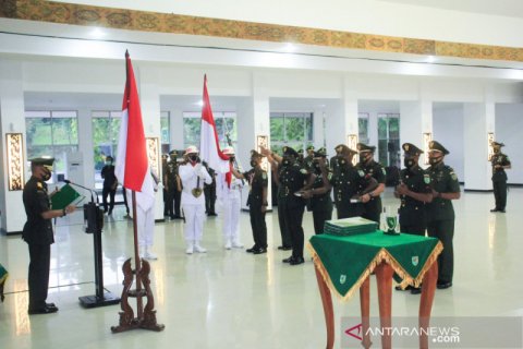 Pangdam XVII/Cenderawasih lantik 594 Prajurit Dua Tamtama TNI AD