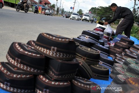 PEDAGANG PECI BULAN RAMADHAN