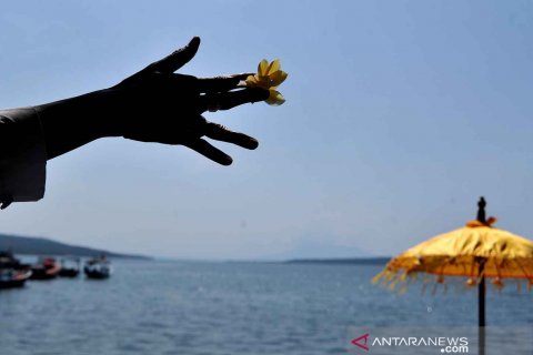 Doa umat Hindu untuk awak KRI Nanggala 402