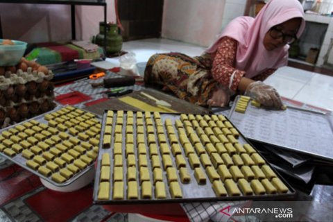 Permintaan Kue Kering Meningkat