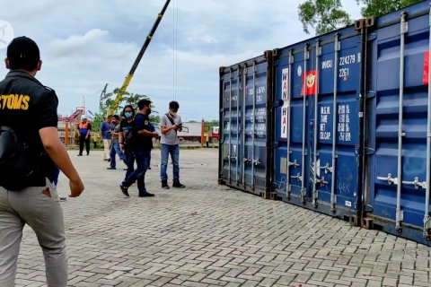 Diduga mengandung mineral ikutan lainnya, Kementerian ESDM tunda ekspor 200 ton zirkon