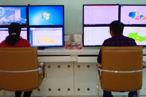 Melihat kesibukan para "pemantau langit" di dataran tinggi Tibet