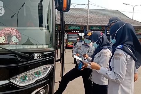 Pemeriksaan kelaikan AKAP dan AKDP di terminal Pakupatan