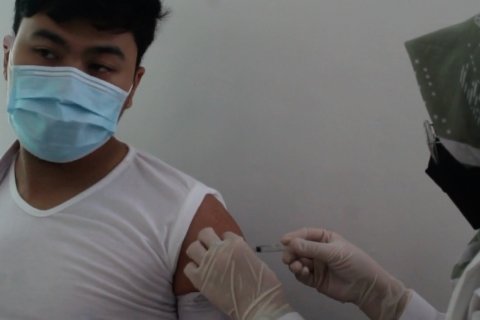 Tingkatkan kepercayaan publik, pegawai KAI Palembang divaksinasi