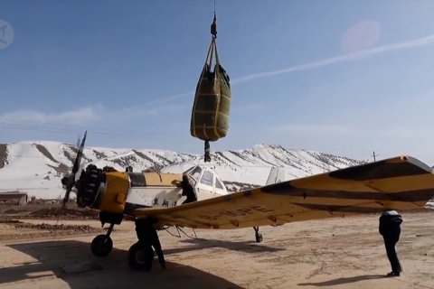 Melihat teknik penaburan benih dari udara di Xinjiang