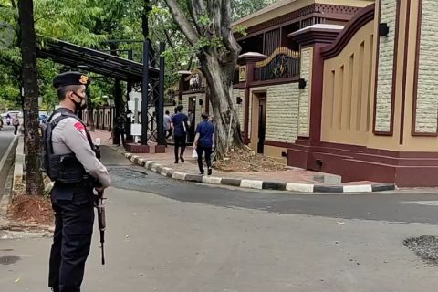 Pelaku teror di Mabes Polri masuk lewat pintu belakang