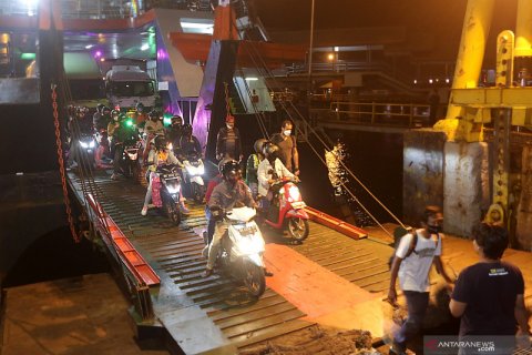 Kendaraan roda dua dominasi peningkatan penumpang kapal dari Bali