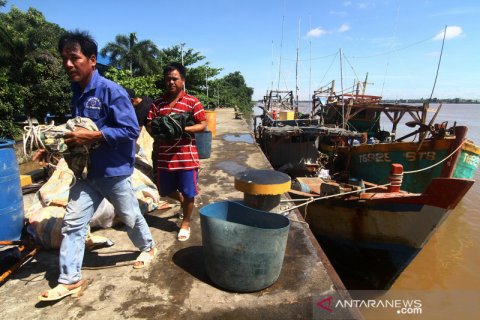 Berburu teripang secara ilegal, kapal nelayan Vietnam ditangkap di Kubu Raya