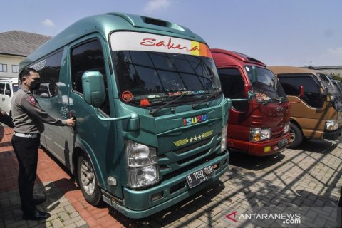 32 mobil travel gelap diamankan Polres Metro Bekasi