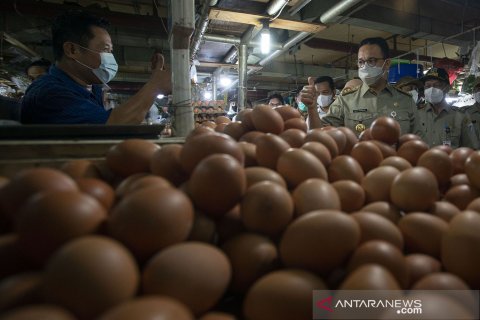 Gubernur Anies tinjau stok dan harga sembako jelang lebaran