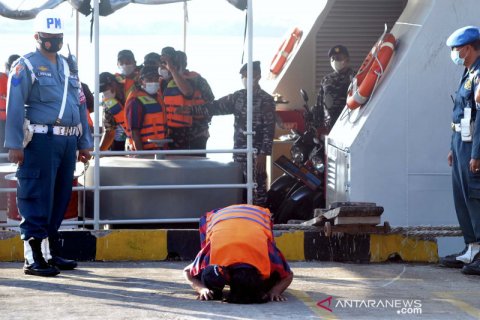 Repatriasi  WNI ABK Bandara Nelayan 188